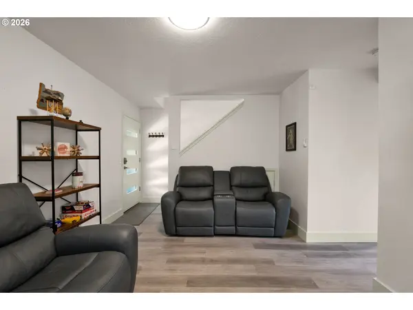 Eugene, OR 97401,1733 MILL ALY