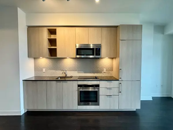 Toronto C01, ON M6K 0C9,50 Ordnance ST #2707