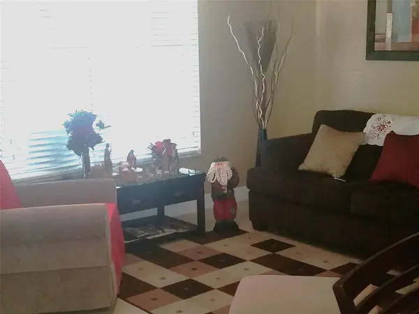 Coral Springs, FL 33067,5880 W Sample Rd #105