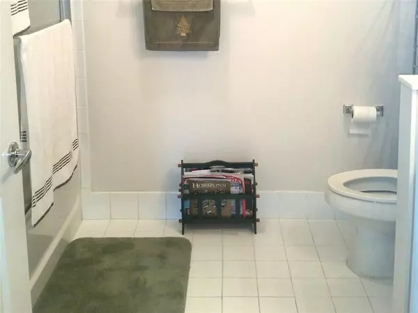 Coral Springs, FL 33067,5880 W Sample Rd #105