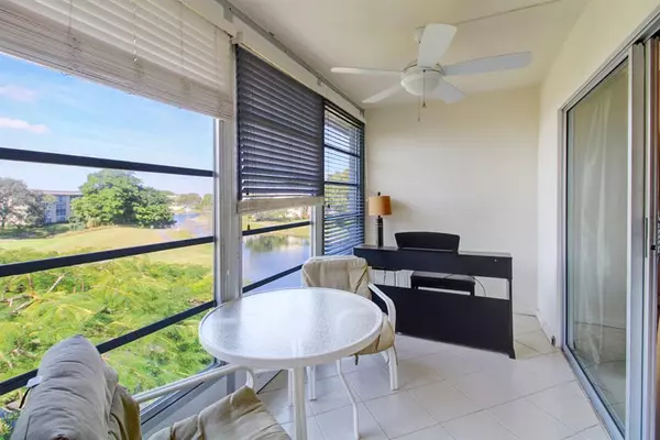 Coconut Creek, FL 33066,3202 Portofino Pt #E4