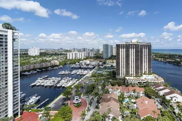 Miami, FL 33180,19355 Turnberry Way #24C