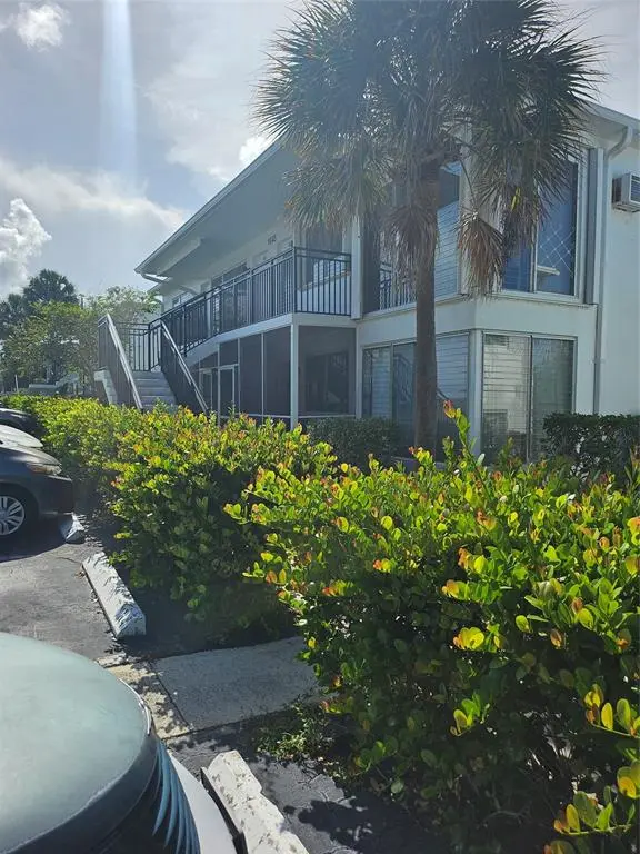 Fort Lauderdale, FL 33316,1045 SE 15th St #13C