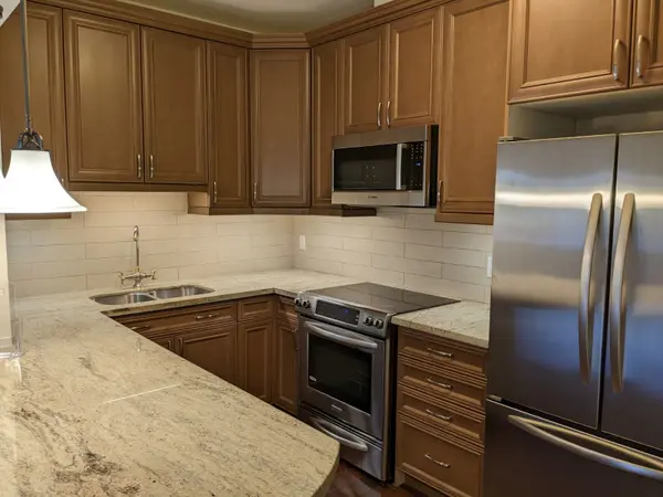 King, ON L7B 0B3,80 Burns BLVD #236