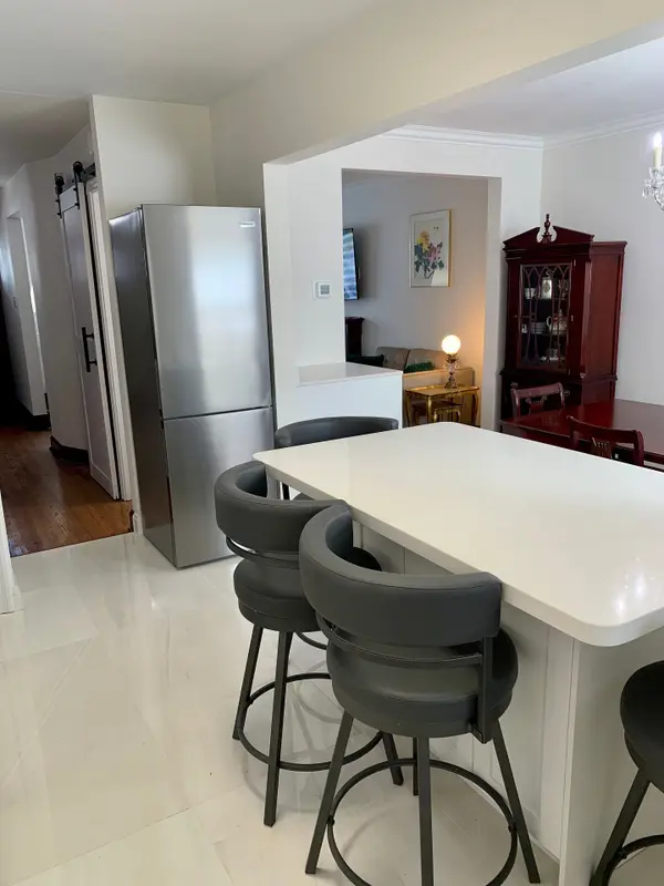 Toronto W02, ON M6S 3Z8,420 Jane ST