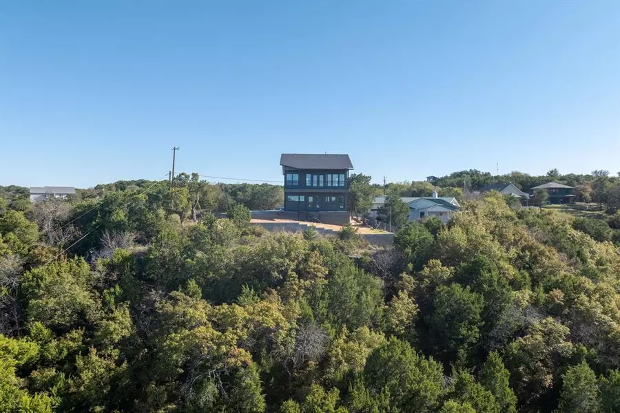 9100 Cherokee Court, Rio Vista, TX 76093