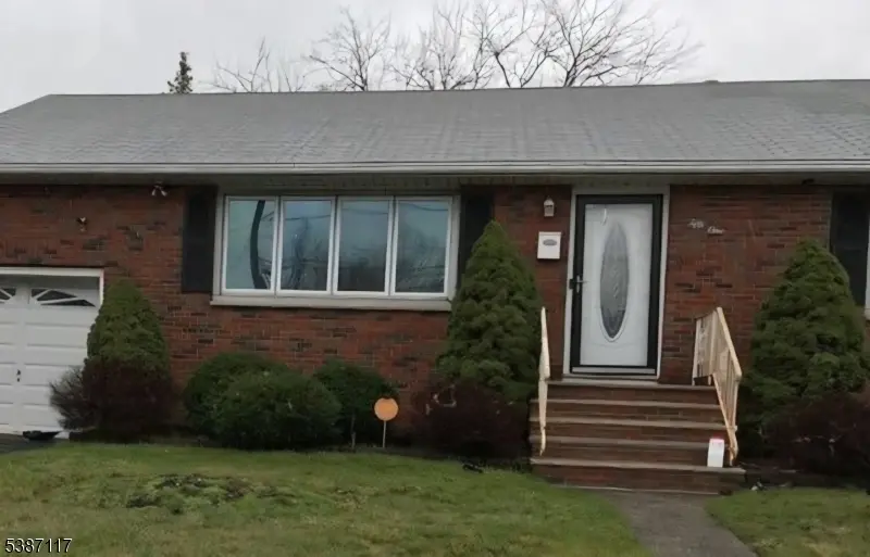 51 Kensington Ave, Clifton City, NJ 07014