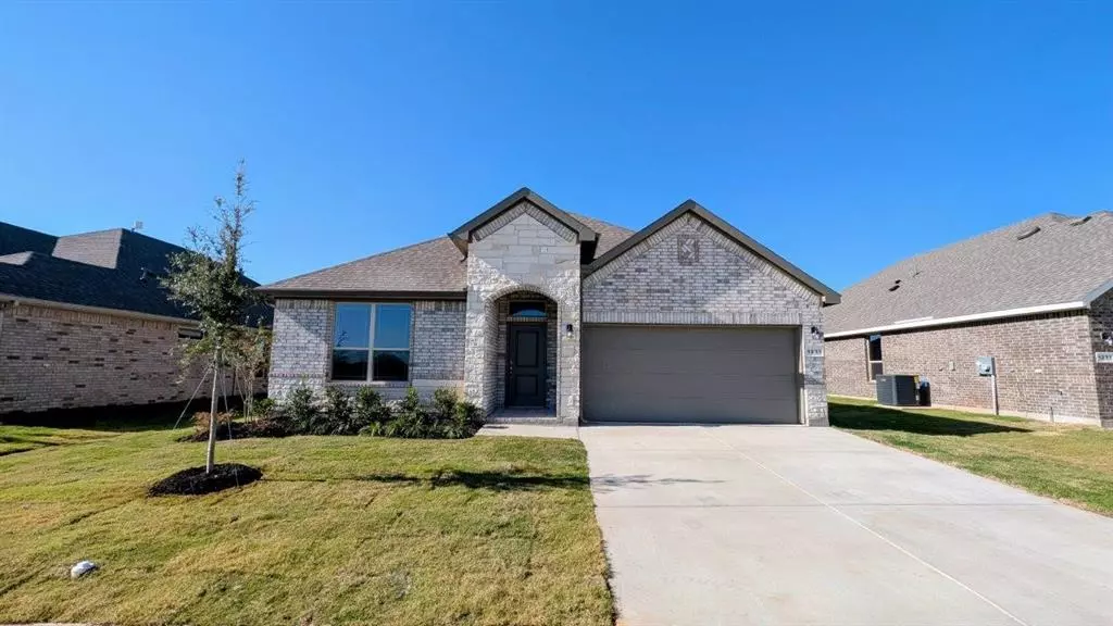 Granbury, TX 76048,1233 BELTWAY Lane