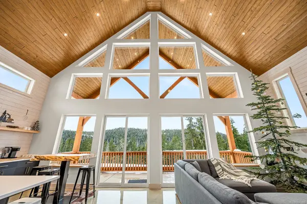 Courtenay, BC V9J 1L0,455 ARROWSMITH Ridge