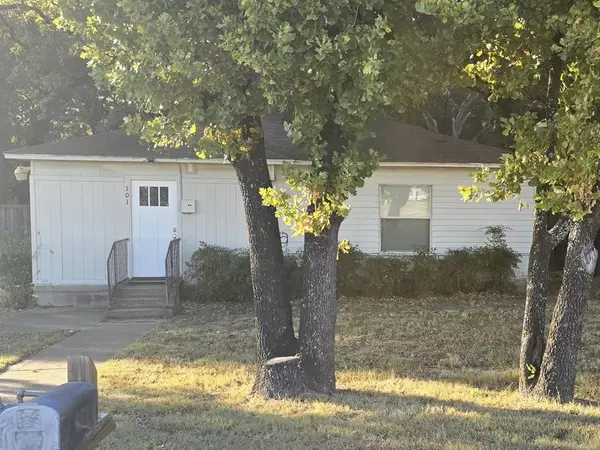 107 Fisk Road, Seagoville, TX 75159