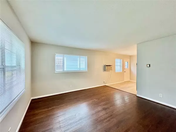 Dallas, TX 75214,4916 Worth Street #1