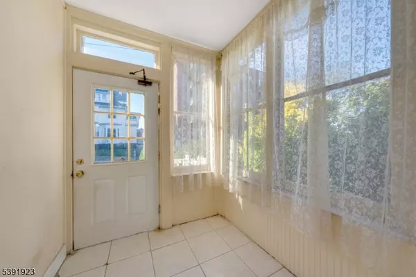 Passaic City, NJ 07055,131 Park Pl