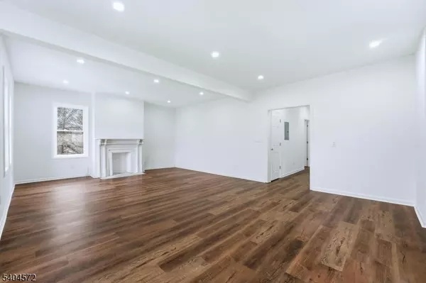 East Orange City, NJ 07017,75 Washington St