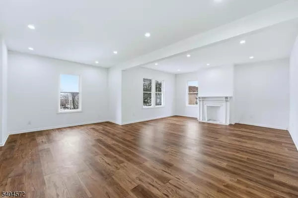 East Orange City, NJ 07017,75 Washington St