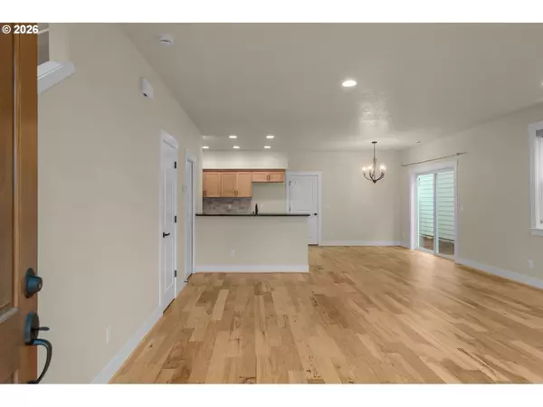 Beaverton, OR 97006,302 SW 203RD TER