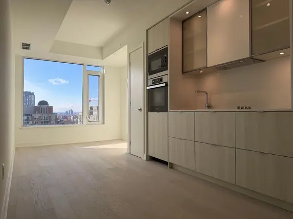 Toronto C02, ON M4W 0B7,11 Yorkville AVE #1514