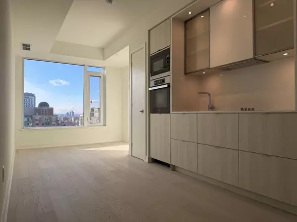 Toronto C02, ON M4W 0B7,11 Yorkville AVE #1514