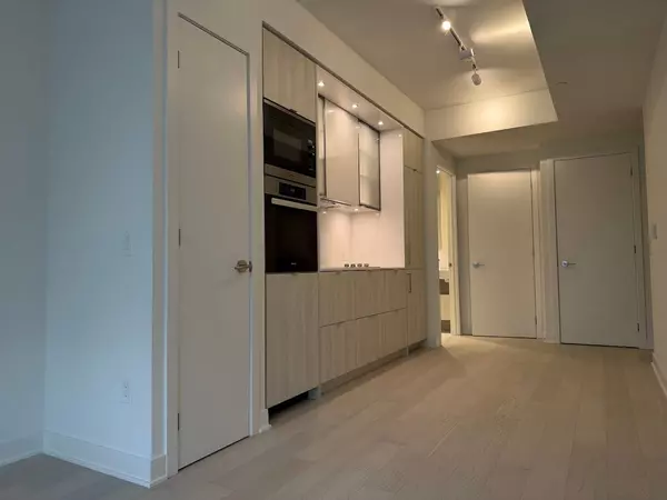 Toronto C02, ON M4W 0B7,11 Yorkville AVE #1514