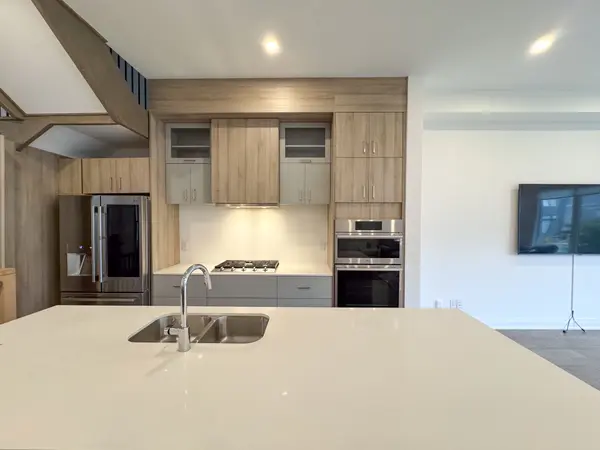 Richmond Hill, ON L4C 7V8,22 Direzze CT #Main + Upper