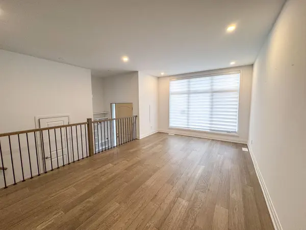 Richmond Hill, ON L4C 7V8,22 Direzze CT #Main + Upper