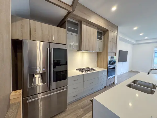 Richmond Hill, ON L4C 7V8,22 Direzze CT #Main + Upper