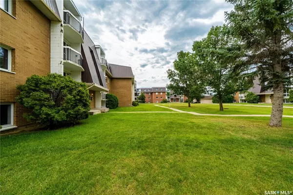 Regina, SK S4S 6P8,35 Centennial STREET #11