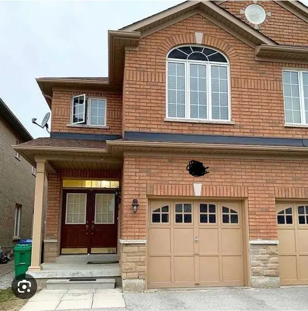 134 Breton AVE, Mississauga, ON L4Z 4K5