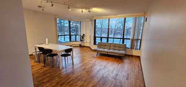 200 ROBERT SPECK Pkwy #206, Mississauga, ON L4Z 1S3