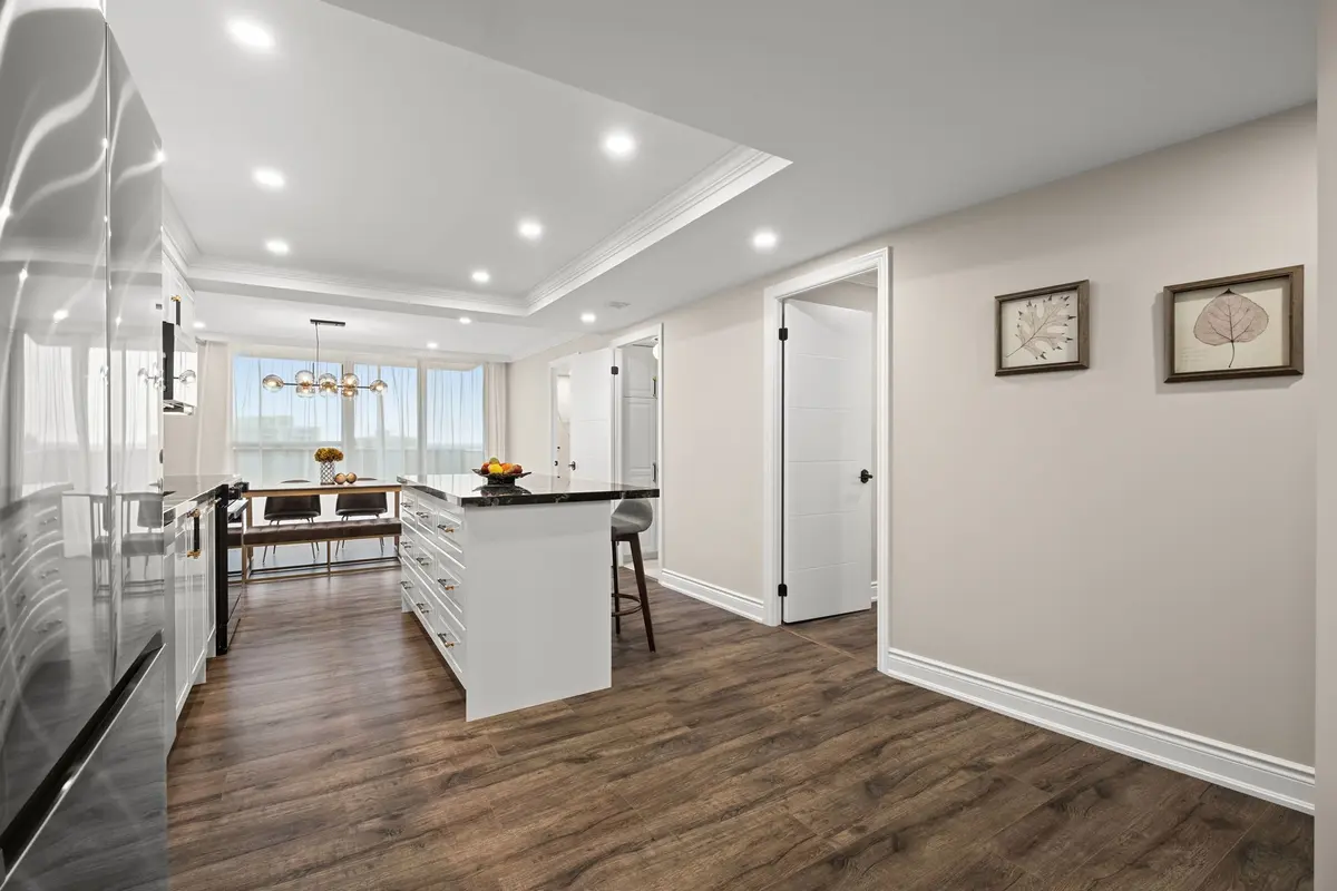 Toronto C15, ON M2J 4T6,3303 Don Mills RD #2903