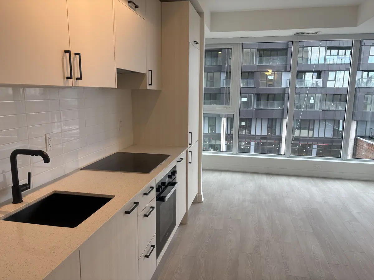 Toronto C13, ON M3C 0S4,1 Quarrington LN #612