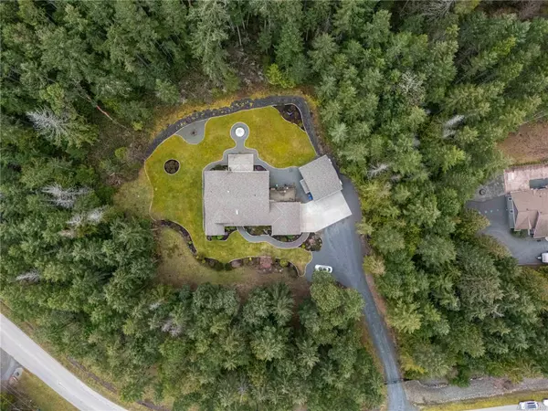 700 Wildgreen Way, Parksville, BC V9P 0A5