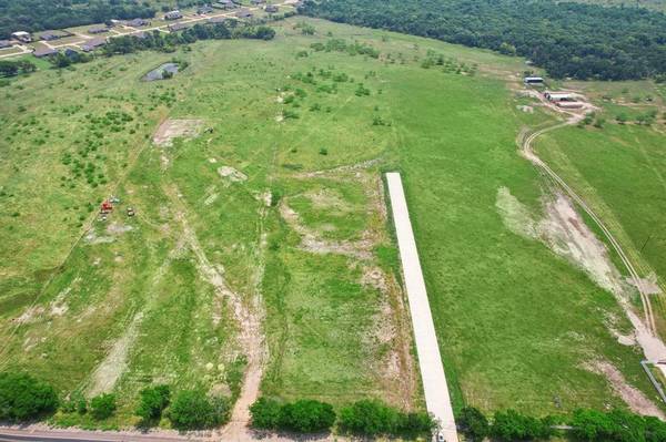 1019 Felicia Street, Oak Ridge, TX 75161