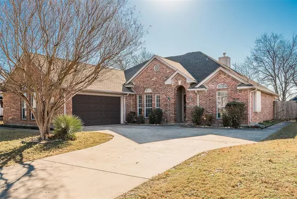 233 Cobblestone Circle, Red Oak, TX 75154