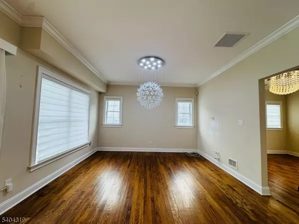 Livingston Twp., NJ 07039,46 Elmwood Dr