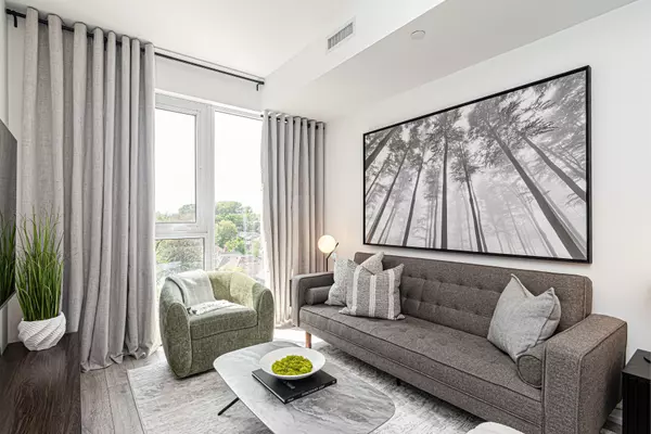 Toronto C03, ON M5P 0A6,2020 Bathurst ST #502