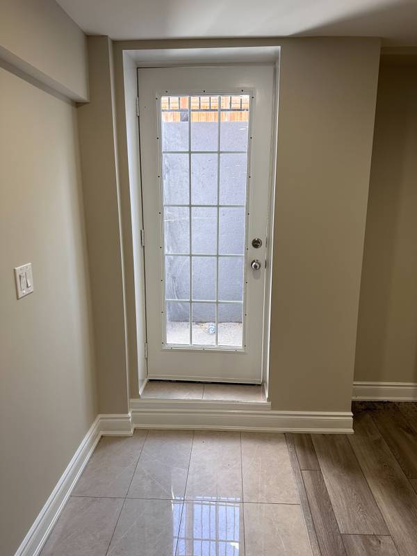 61 Vezna CRES #Basement, Brampton, ON L6X 5K5