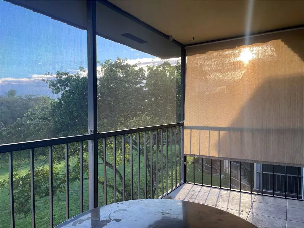 Lauderhill, FL 33319,6300 S Falls Circle Dr #412