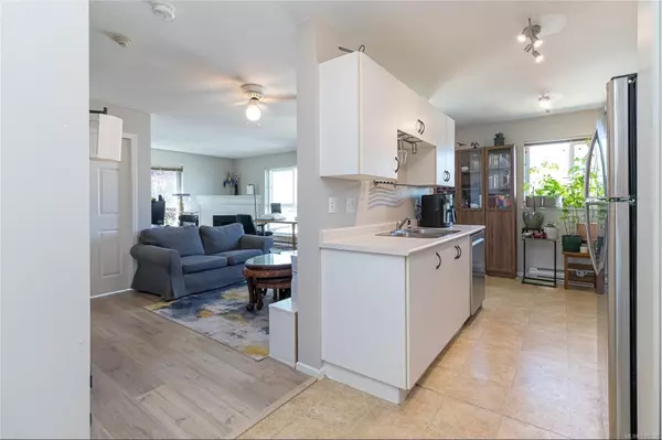 Victoria, BC V8T 1A8,1028 Balmoral Rd #403