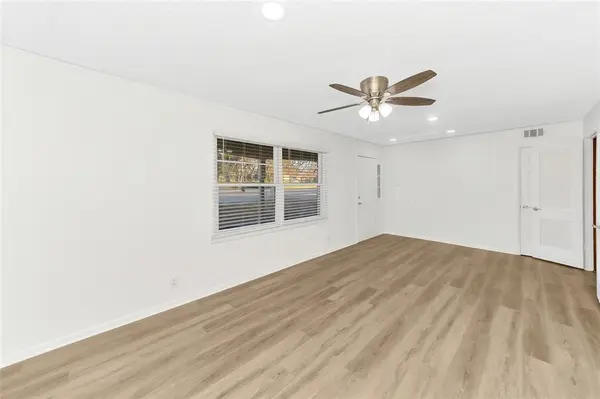 Arlington, TX 76010,828 S Collins Street