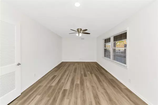 Arlington, TX 76010,828 S Collins Street