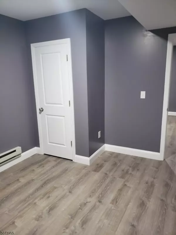 Elizabeth City, NJ 07206,634 MAGNOLIA   AVE #1