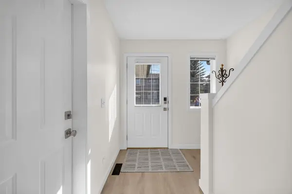 Chestermere, AB T1X 1N1,104 Stonemere PL