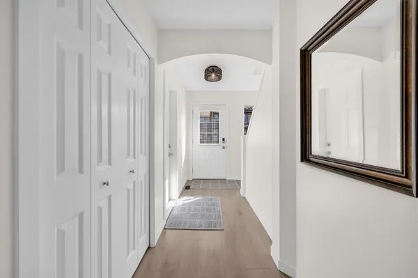 Chestermere, AB T1X 1N1,104 Stonemere PL