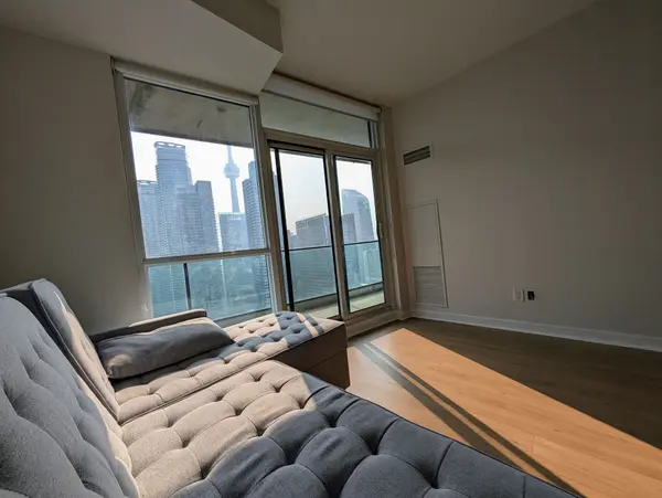 Toronto C01, ON M5J 2Z3,33 Bay ST #3502