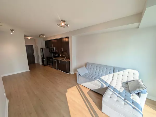 Toronto C01, ON M5J 2Z3,33 Bay ST #3502