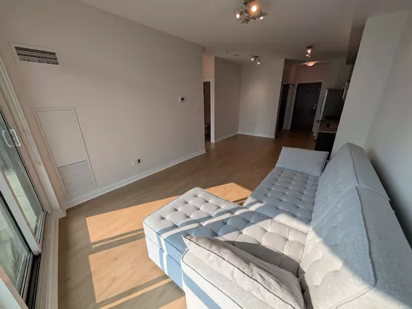 Toronto C01, ON M5J 2Z3,33 Bay ST #3502