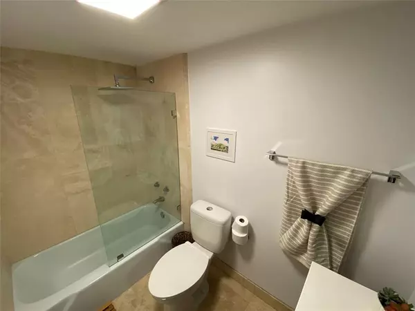 Fort Lauderdale, FL 33304,3000 E Sunrise Blvd #3C