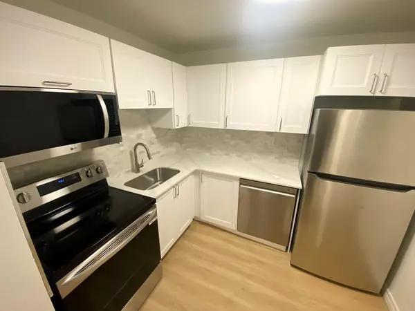 London East, ON N5Y 4T9,573 Mornington AVE #512