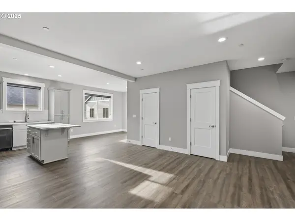 Washougal, WA 98671,2320 N R ST