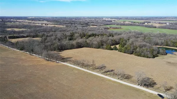 Savoy, TX 75479,984 County Road 4027